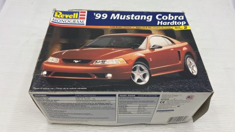 Revell Ford Mustang Cobra Hardtop 1999 1/25 kit di montaggio