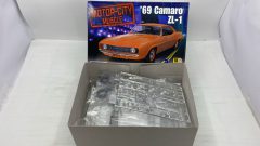 Revell Chevrolet Camaro ZL-1 1969 1/25 kit di montaggio - foto 2