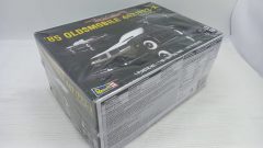 Revell Oldsmobile 442/FE3-X 1985 1/25, kit di montaggio completo, confezione lievemente usurata - foto 4