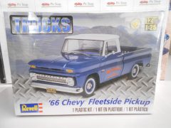 Revell Chevrolet fleetside Pickup 1966 1/25 - scala 1:25