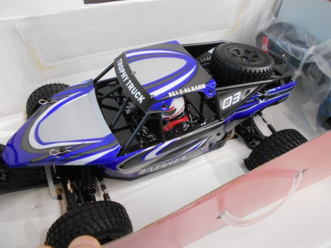 RK Truggy elettrico a spazzole 1/10, radio 2,4 GHZ, motore classe 550, 4 ruote motrici, batteria NIMH 7,2V 2000 mAh, completo di tutto