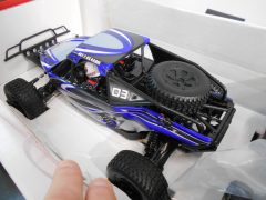 RK Truggy elettrico a spazzole 1/10, radio 2,4 GHZ, motore classe 550, 4 ruote motrici, batteria NIMH 7,2V 2000 mAh, completo di tutto - foto 3