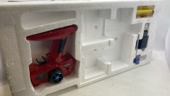 X.Q.Toys Ferrari 248 F1 radio comandata, completa di tutto, parti ingiallite, scatola rovinata, normali segni del tempo 1/10 - foto 6