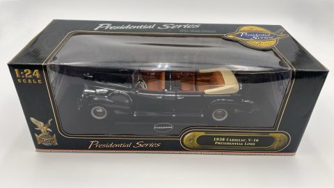 Road Signature Cadillac V-16 Presidential Limo 1938 1/24