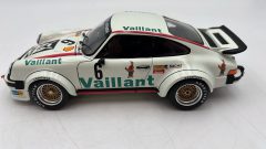 Schuco Kremer Porsche 934 RSR 1976 1/18 - foto 2