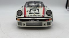 Schuco Kremer Porsche 934 RSR 1976 1/18 - foto 4