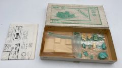 Sign T-38 Soviet Light Tank 1/35 kit di montaggio carro armato, scatola con leggeri segni di usura - scala 1:35