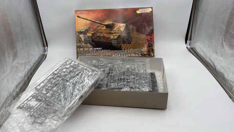 Shanghai Dragon Jagdpanzer IV/70(A) 'Zwischen Losung', Sd.Kfz. 162/1 1/35