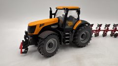 Siku Trattore JCB 8250 V-Tronic 1/32 Abbinato a un aratro, senza scatola originale - foto 3