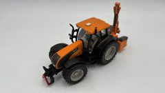 Siku Valtra con falciatrice Kuhn 1/32 senza scatola originale - scala 1:32