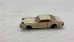 Siku Oldsmobile Toronado 1/43 senza scatola originale, segni di usura, vernice leggermente rovinata - scala 1:43