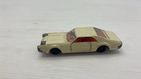 Siku Oldsmobile Toronado 1/43 senza scatola originale, segni di usura, vernice leggermente rovinata