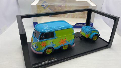 Solido Volkswagen Kool Kombi Ghost Hunter 2024 1/18