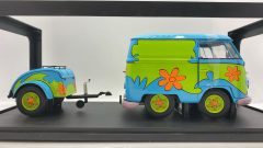Solido Volkswagen Kool Kombi Ghost Hunter 2024 1/18 - foto 4