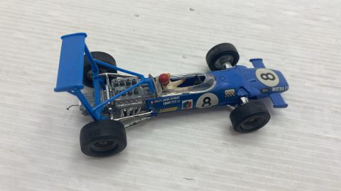 Solido Matra V8 F1 1/43 senza scatola originale, segni di usura, alettone rotto