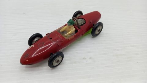 Solido Ferrari F1 1/43, mancante del parabrezza, normali segni del tempo, senza scatola originale