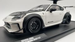 Solido Toyota GR86 with Liberty Walk Body Kit 2024 1/18 - foto 3