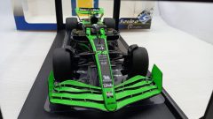 Solido Kick Sauber F1 Team C44 Zhou Bahrain GP 2024 1/18 - foto 2