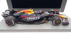 Sparkmodel Oracle Red Bull RB20 Max Verstappen WC Las Vegas 2024 1/18, teca e scatola rotta come si vede in foto - foto 4