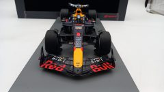 Sparkmodel Oracle Red Bull RB20 Max Verstappen WC Las Vegas 2024 1/18, teca e scatola rotta come si vede in foto - foto 2
