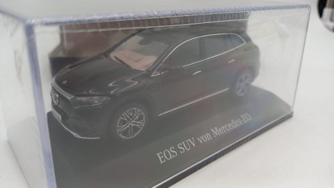 Spark Mercedes EQS SUV 1/43