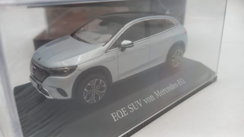 Spark Mercedes EQE SUV 1/43