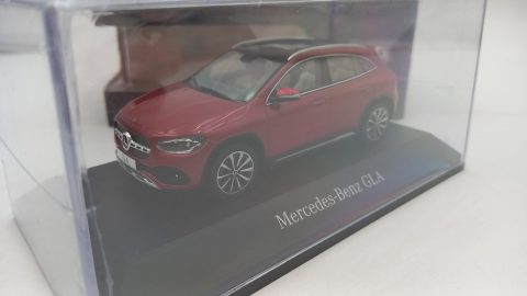 Spark Mercedes-Benz GLA 2020 1/43