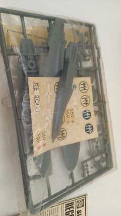 Super Model Reggiane RE2001 1/72, decals con normali segni del tempo - foto 2