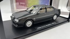 Triple9 Alfa Romeo 164 Q4 1994 1/18 - scala 1:18