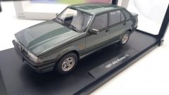 Triple 9 Alfa Romeo 75 1988 1/18 - scala 1:18