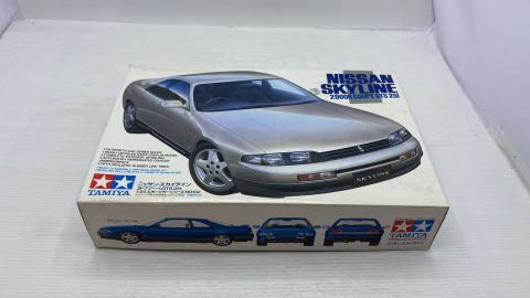 Tamiya Nissan Skyline 2 Door Coupe GTS 25t 1/24 kit di montaggio