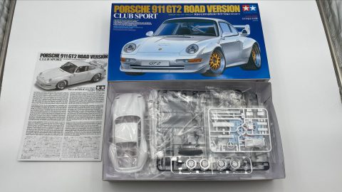 Tamiya Porsche 911 GT2 Road Version 1/24 kit di montaggio