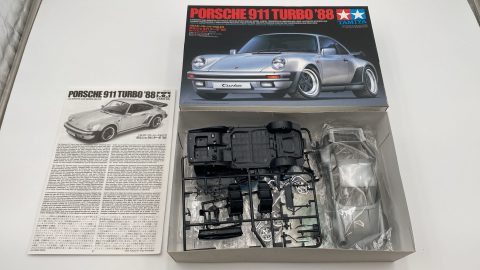 Tamiya Porsche 911 Turbo 1988 1/24 kit di montaggio