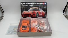 Tamiya Porsche Turbo RSR Type 934 Jagermeister 1/24 kit di montaggio - scala 1:24