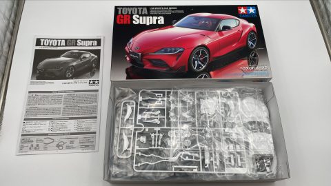 Tamiya Toyota GR Supra 1/24 kit di montaggio