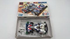 Tamiya Mini 4WD Beat-Magnum 1/32 non funzionante, decal rovinate, segni di usura del tempo - scala 1:32