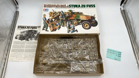 Tamiya Sd.Kfz. 251/1 Ausf.D Stuka ZU Fuss 1/35