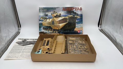 Tamiya AAVP7A1 W/UGWS 1/35