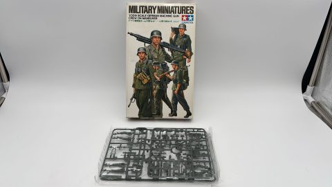 Tamiya German Machine gun crew on maneuver 1/35