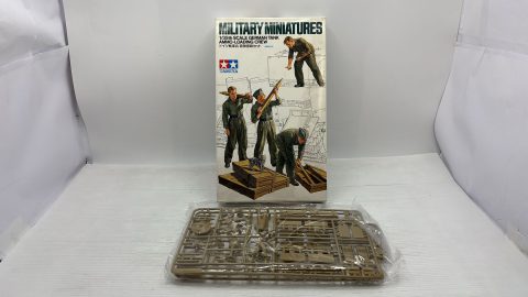 Tamiya German tank ammo-loading crew 1/35
