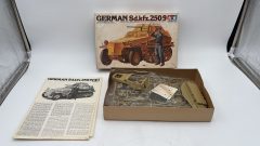 Tamiya Sd.kfz.250/9 1/35, scatola leggermente danneggiata dal tempo - foto 2