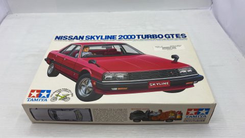 Nissan Skyline 2000 Turbo GTES 1/24 kit di montaggio