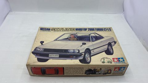 Nissan Skyline Hardtop 2000 Turbo GT-E-S 1/24 kit di montaggio