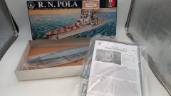 Tauro Model Regia Nave Pola incrociatore pesante 1/400 - scala 1:400
