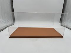 Luxcase teca con base in similpelle beige per modelli scala 1/12, misure INTERNE 45x24x18,5 cm altezza, ESTERNE COMPRESE DI BASE 45,5x25x20,6 cm altezza - foto 3