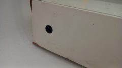 Teca completa in vetro con faretti interni, misure interne 70x21x22,5 cm altezza, esterne 72,5x23x32 cm altezza, base in legno lievemente rovinata in due angoli, mancante alimentatore, normali segni di utilizzo - foto 6