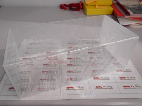 Solo parte trasparente per basi burago formula 1 1/18, misure interne 32,5 x 16,5 x 11,7 cm