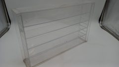 Vetrina/teca showcase in plexiglass per modelli 1/43, misure esterne 39x7x25 cm altezza, base appoggio modelli 36x6 cm, pian?