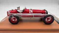 Tecnomodel Alfa Romeo P3 Tipo B Tazio Nuvolari Monza GP 1932 1/18, lim. ed. N.25 of 50 pcs - foto 4