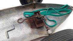 Toschi Vignola Ferrari F500 1952 1/8, originale con evidenti segni del tempo, con meccanismo interno e manovella - foto 10